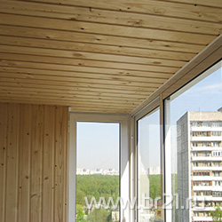 Отделка балкона (деревянная вагонка)
