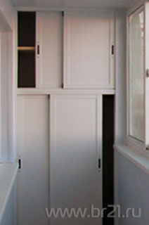 Шкаф на балкон сраздвижными дверями